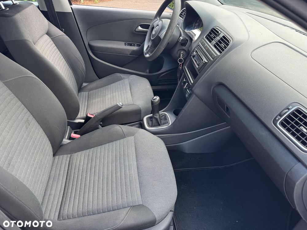 Volkswagen Polo 1.4 FSI Highline - 26