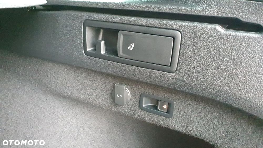 Volkswagen Passat - 34