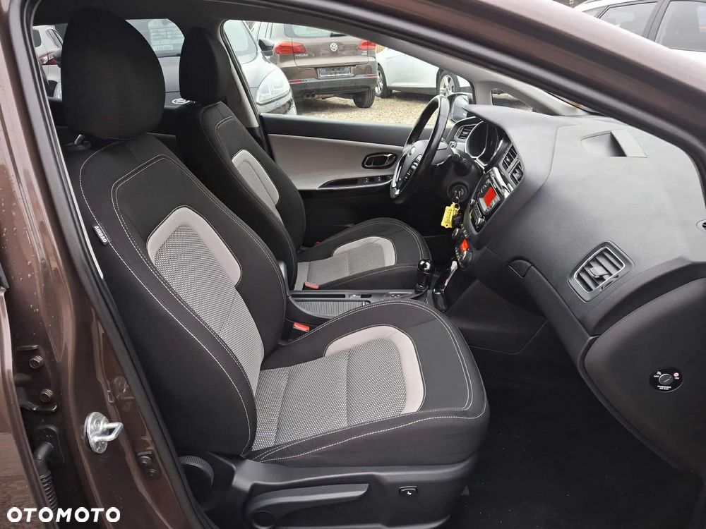 Kia Ceed 1.6 CRDi 128 Spirit - 22
