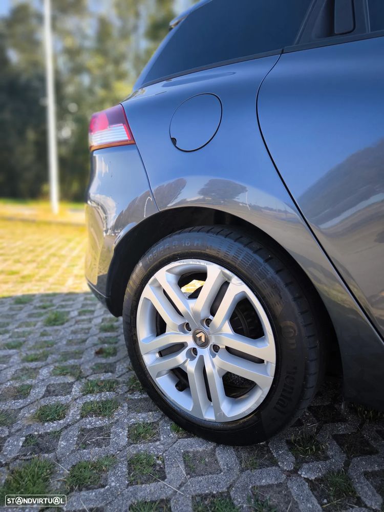 Renault Clio Sport Tourer - 28