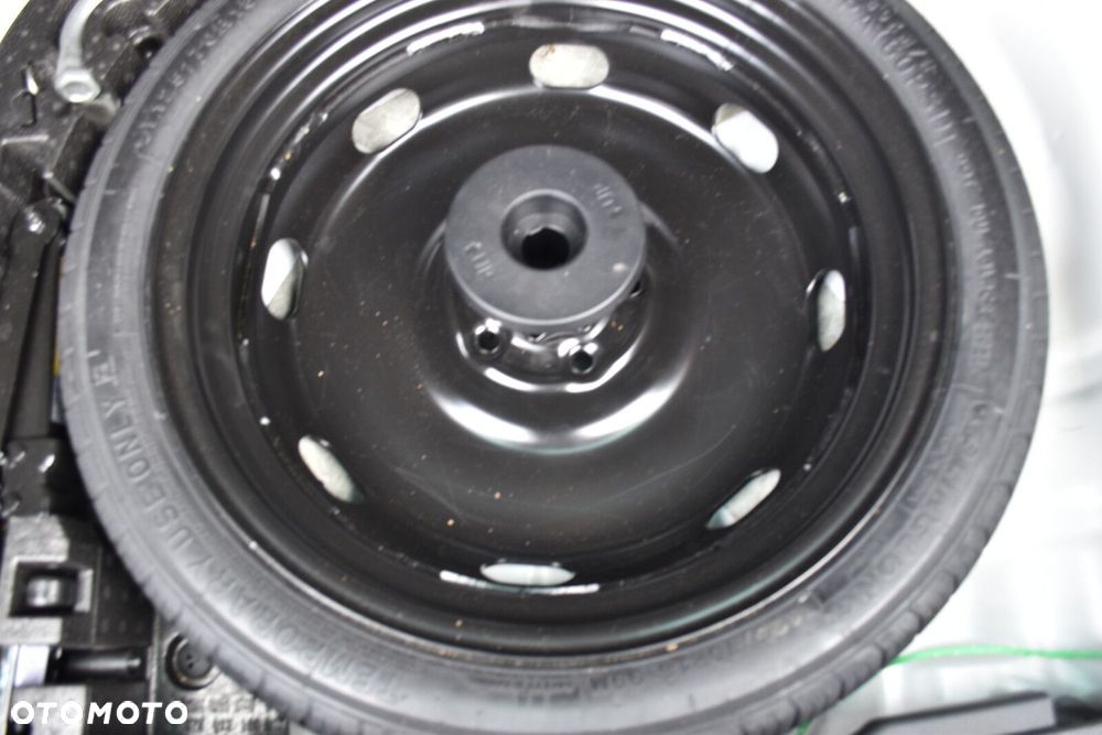 Skoda Karoq 1.5 TSI ACT 4x2 Style DSG - 35