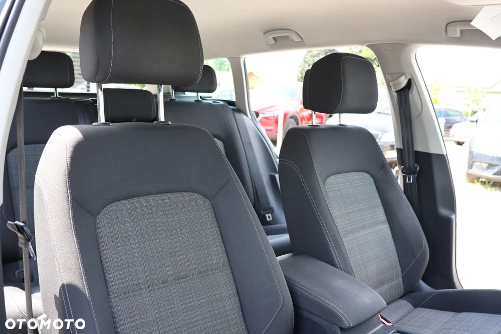 Volkswagen Passat Variant 2.0 TDI EVO Elegance DSG - 13