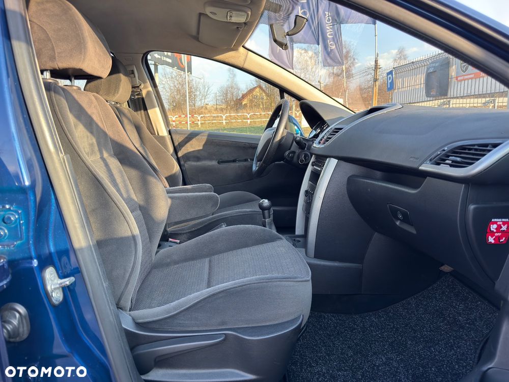 Peugeot 207 90 HDi FAP (Blue Lion) Tendance - 24