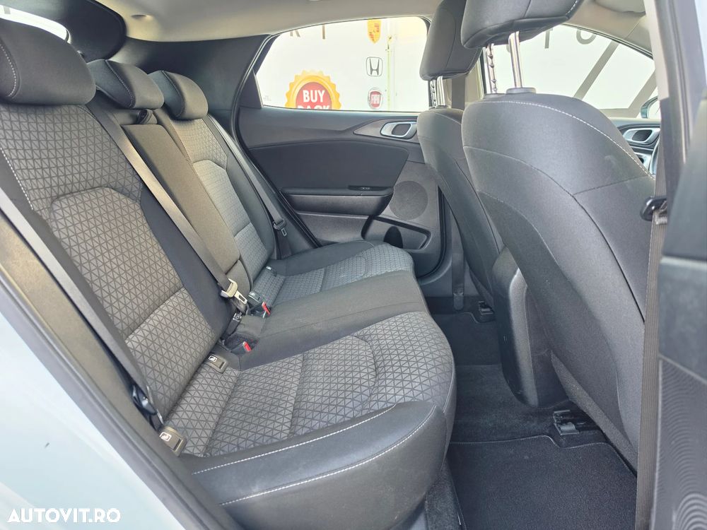 Kia Ceed 1.6 DSL MHEV Star - 12