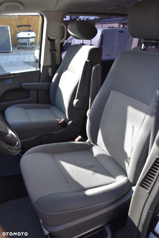 Volkswagen Caravelle - 17