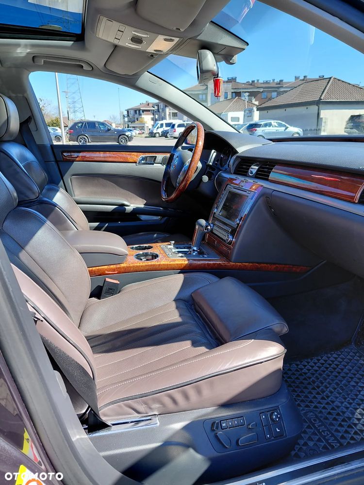 Volkswagen Phaeton - 36