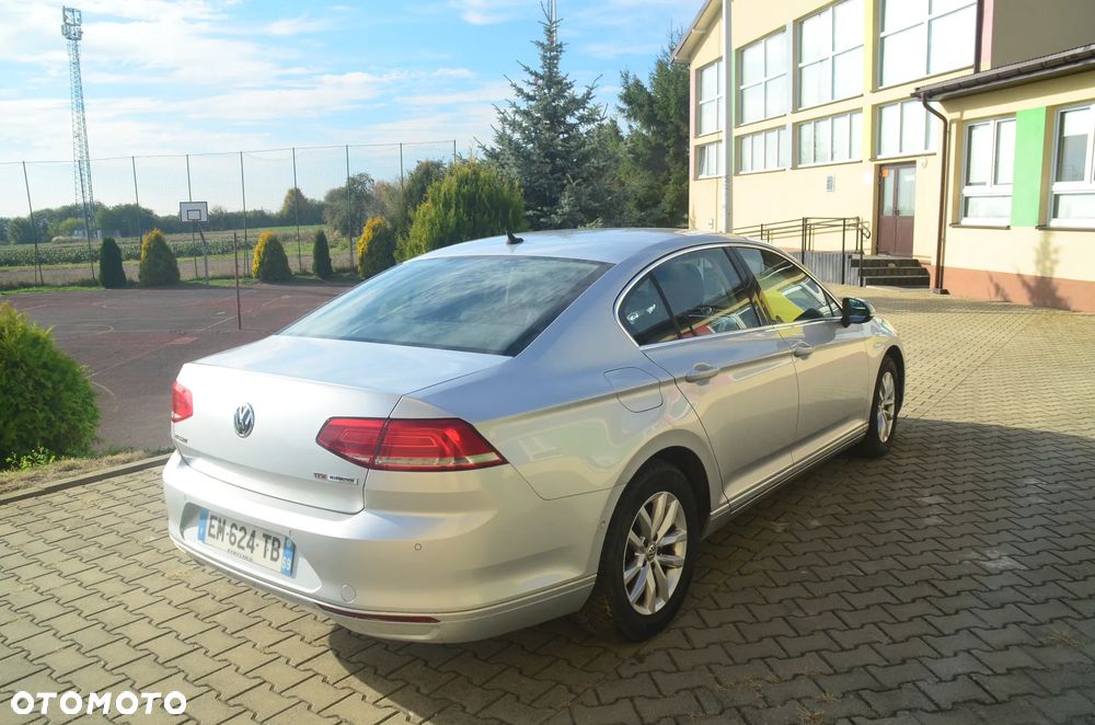 Volkswagen Passat - 5