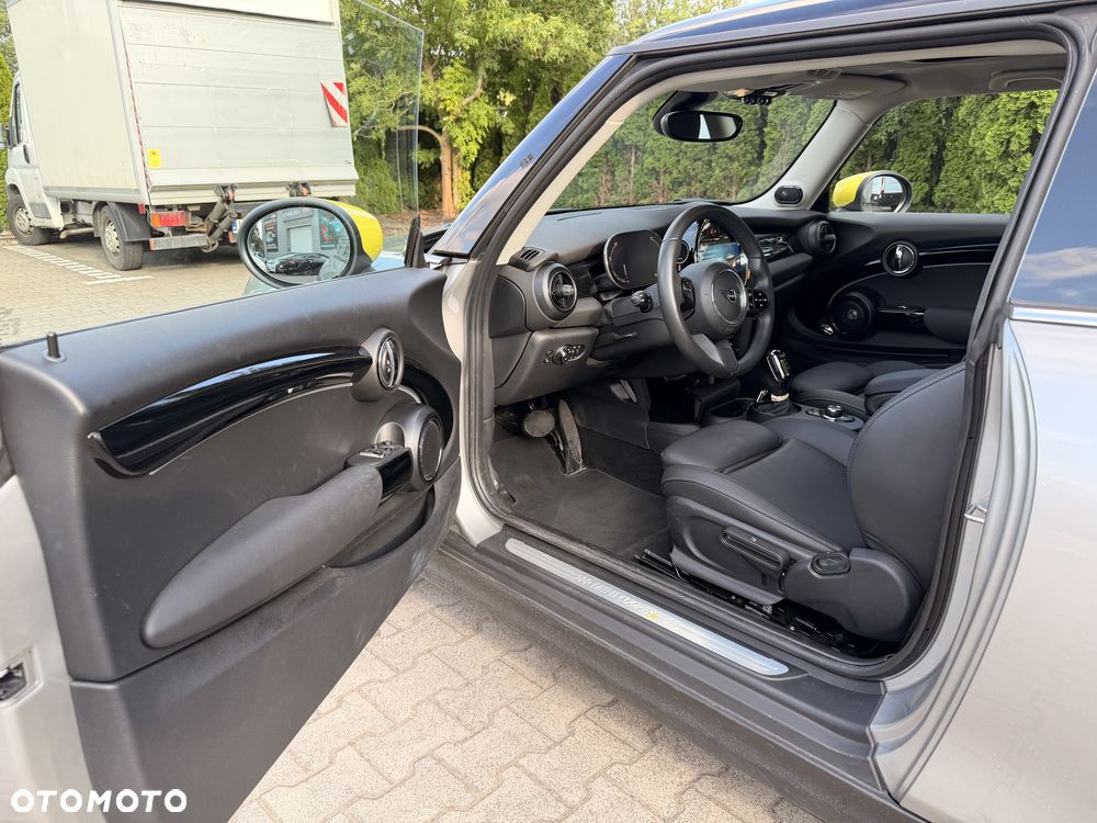 MINI Cooper SE Essential Trim - 19