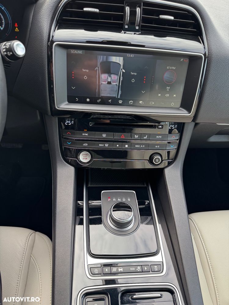Jaguar F-Pace 20d AWD Aut. Prestige - 18