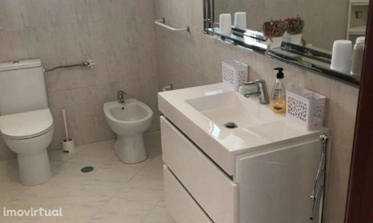 Quarto - localizado em Caparica Lisbon - Grande imagem: 3/3