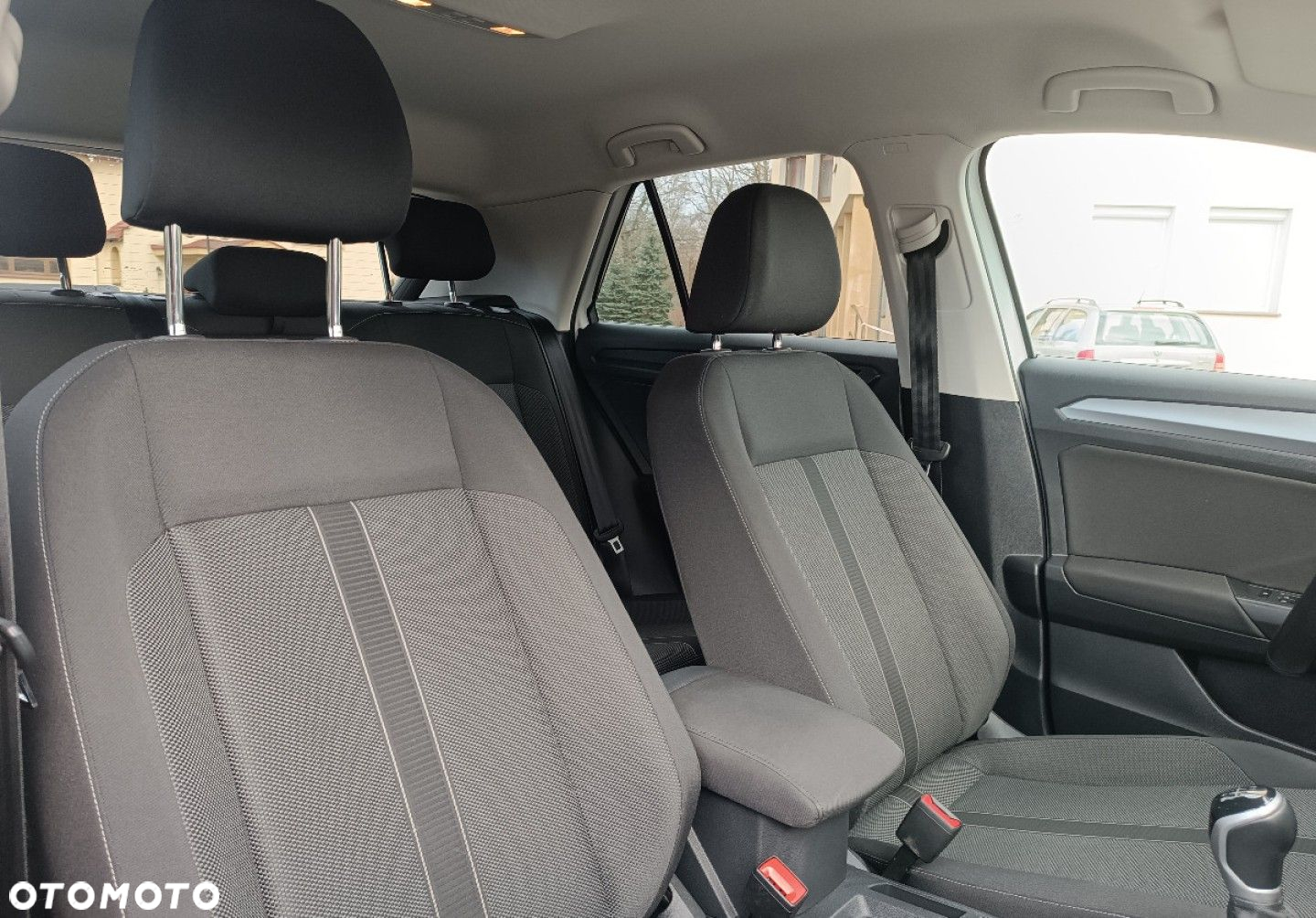 Volkswagen T-Roc - 16
