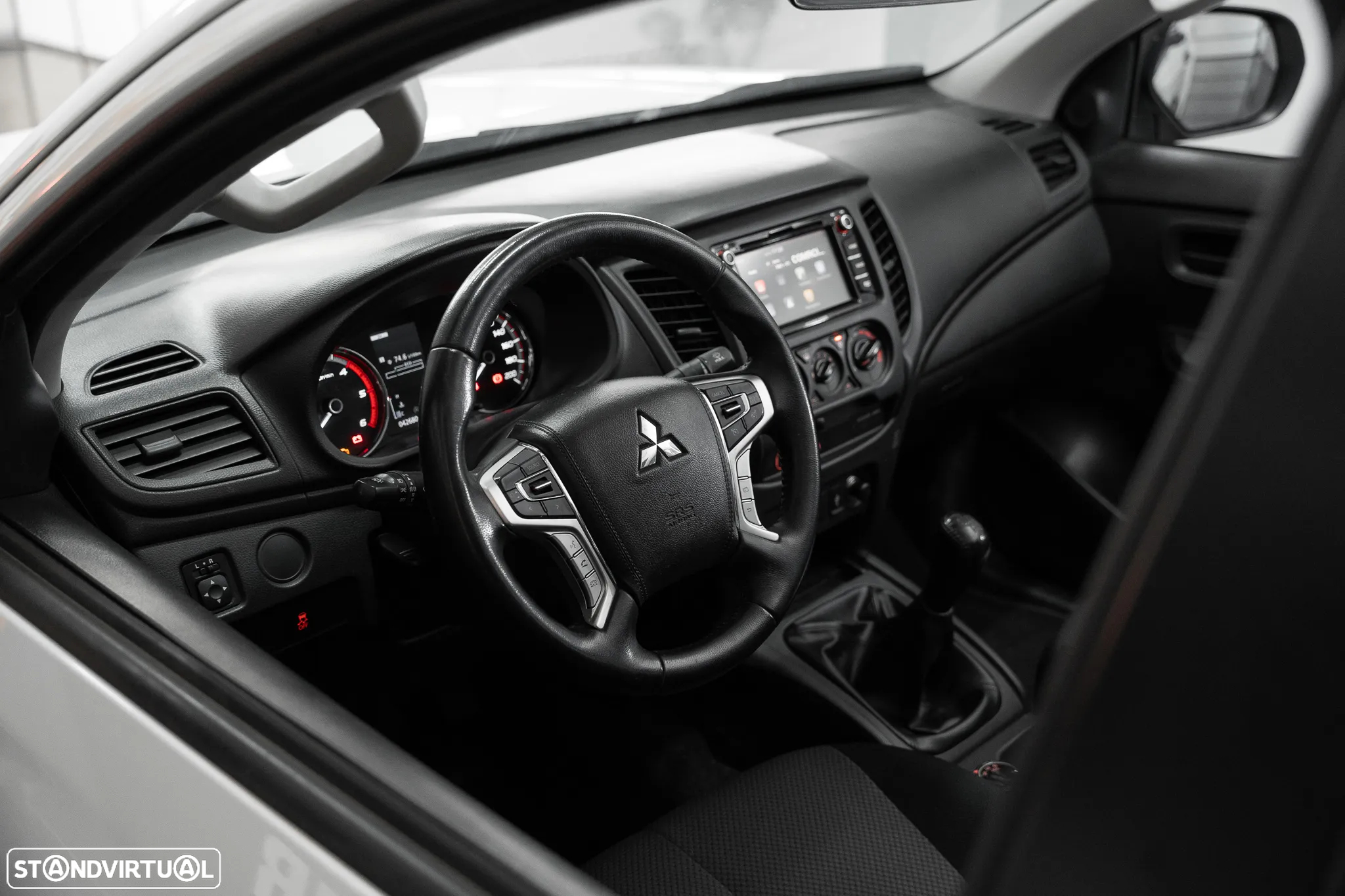 Mitsubishi L200 2.3 DI-D Club Invite 4WD - 15