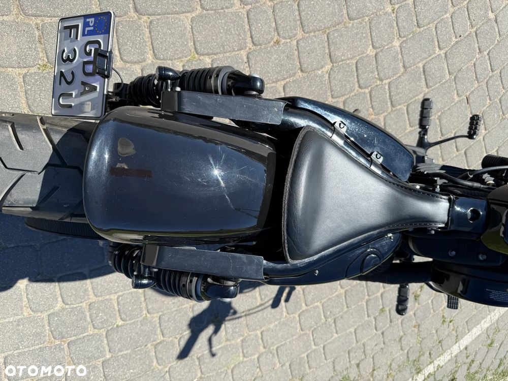 Harley-Davidson Sportster Iron 883 - 26