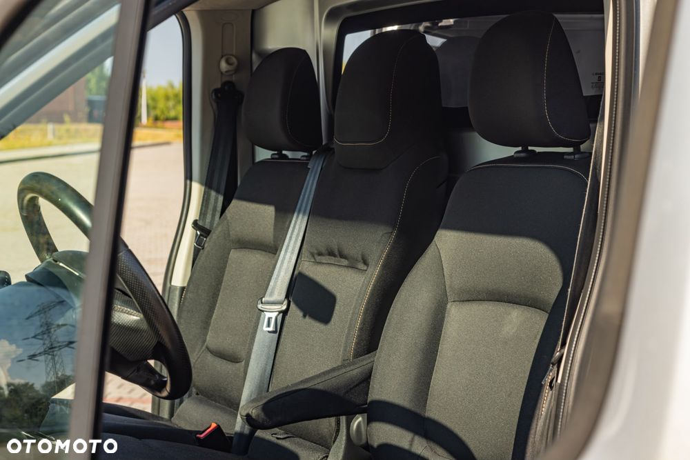Renault Trafic - 23