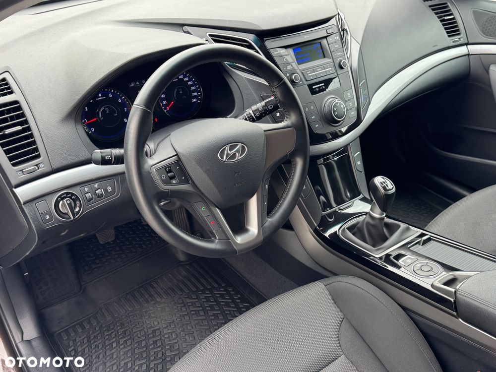 Hyundai i40 Kombi 1.6 Trend - 27