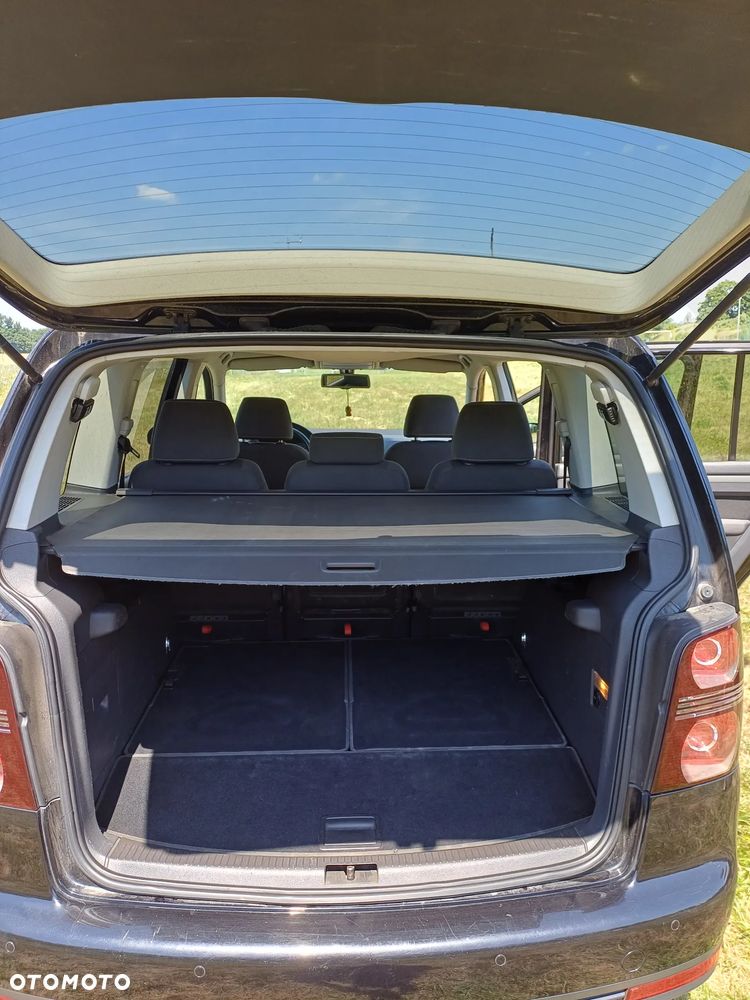 Volkswagen Touran - 9