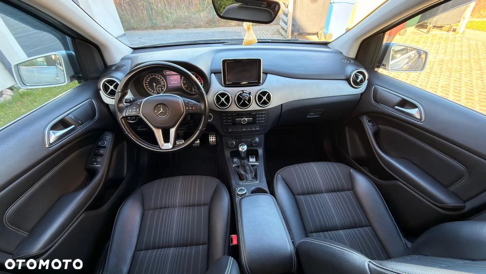 Mercedes-Benz Klasa B 180 - 9