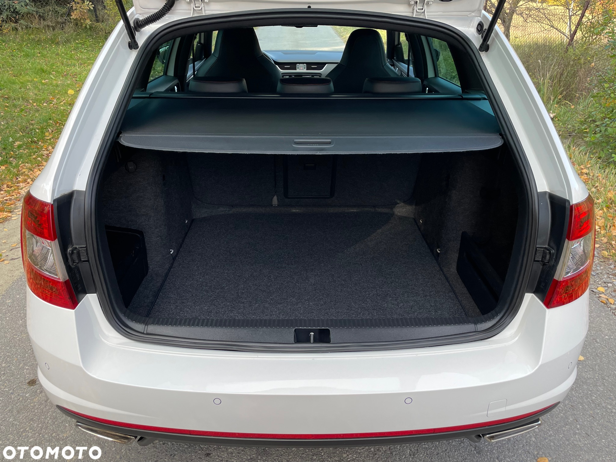 Skoda Octavia Combi 2.0 TDI RS - 16