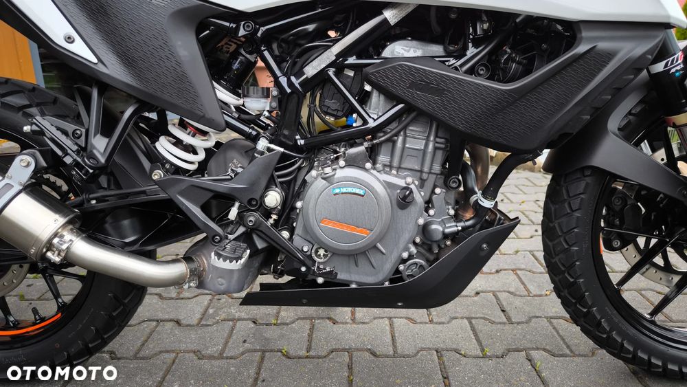 KTM Adventure - 25