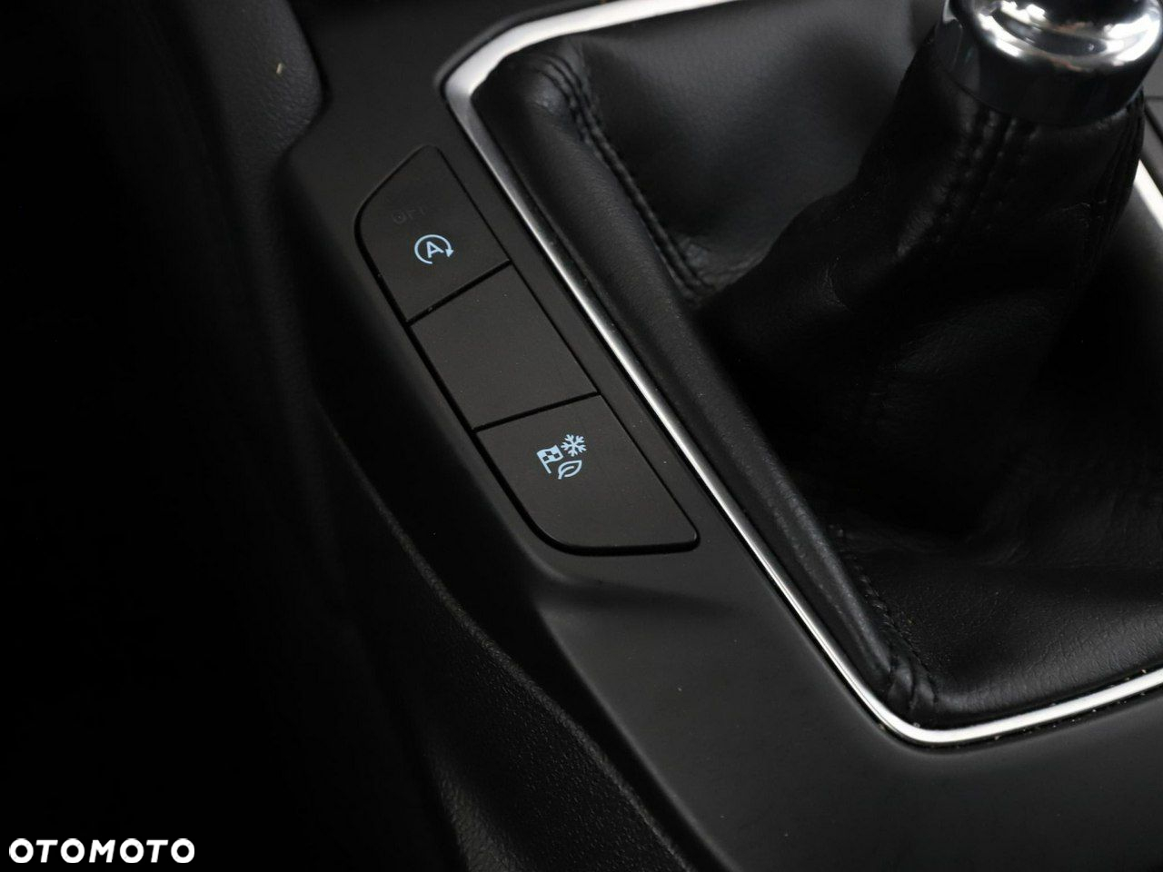 Ford Kuga 1.5 EcoBoost TITANIUM - 33