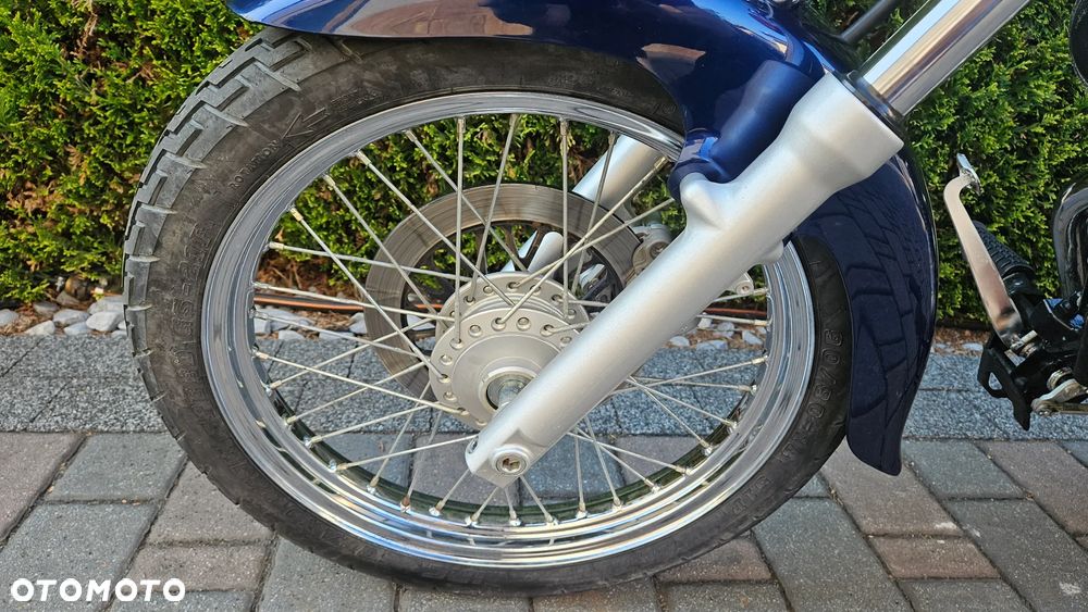 Suzuki Intruder - 13