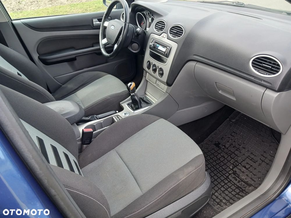 Ford Focus 1.6 16V Style - 8