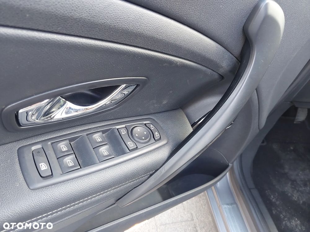 Renault Megane ENERGY TCe 130 BOSE EDITION - 16