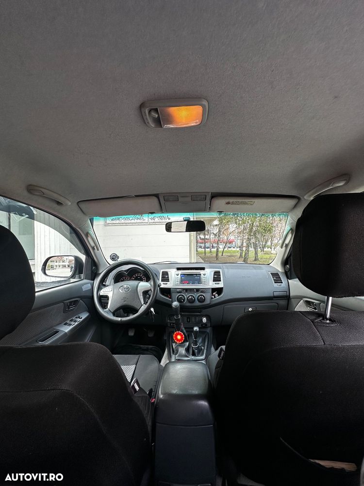 Toyota Hilux 4x4 Cabina Dubla Comfort - 9