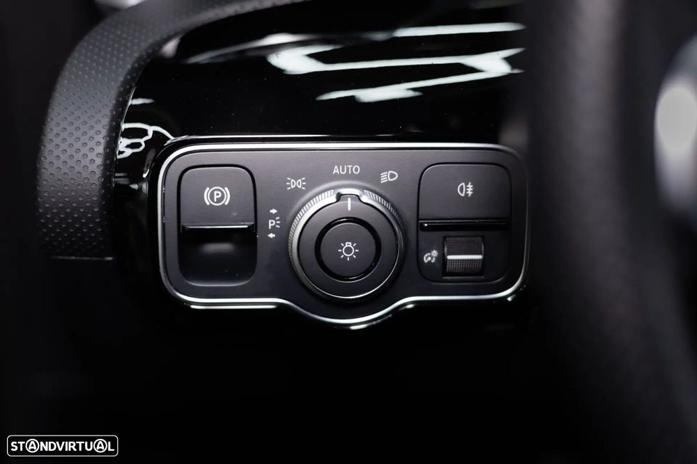 Mercedes-Benz CLA 250 e Shooting Brake AMG Line - 32