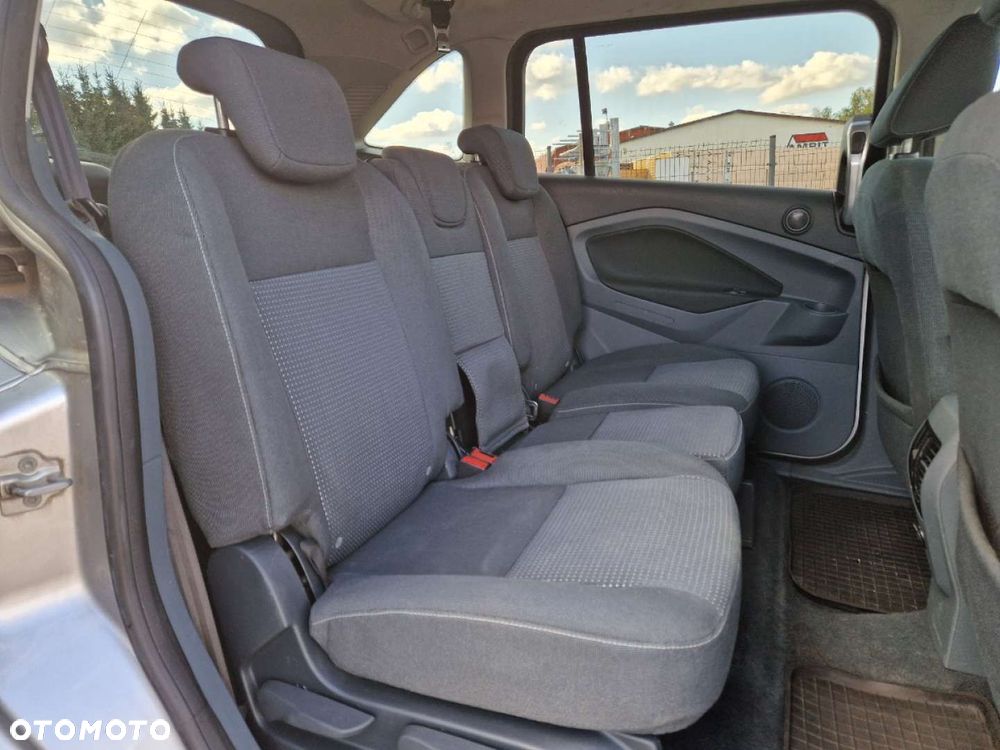 Ford Grand C-MAX - 19