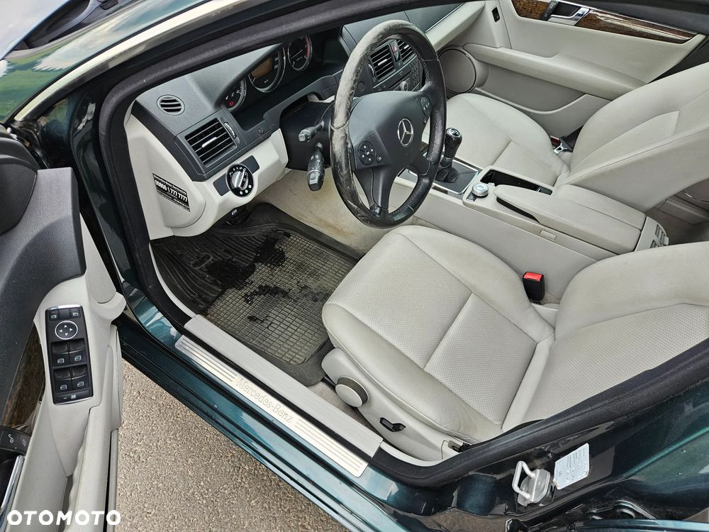 Mercedes-Benz Klasa C 220 CDI Elegance - 11