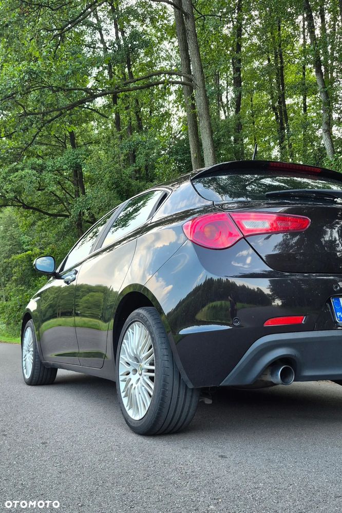 Alfa Romeo Giulietta 1.6 JTDM Distinctive - 4