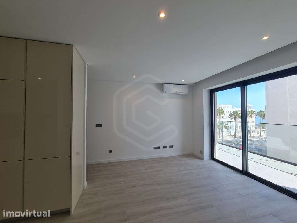 Apartamento T2 a 50 metros da praia de Quarteira, Algarve - Grande imagem: 2/26