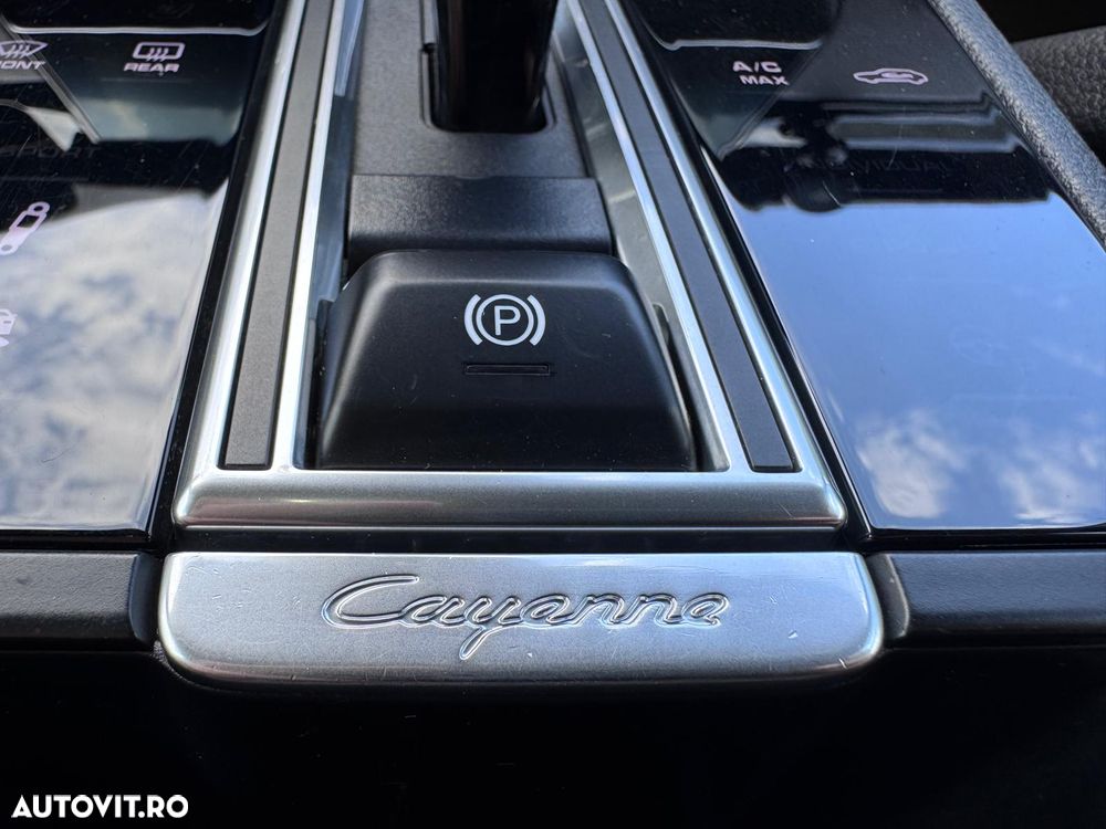 Porsche Cayenne Tiptronic S - 33