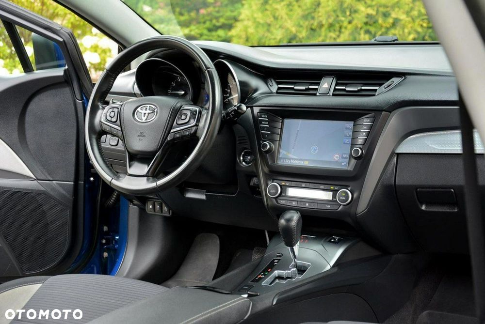 Toyota Avensis 1.8 Sol MS - 23