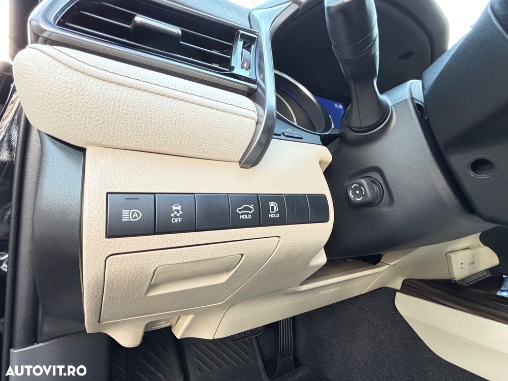 Toyota Camry 2.5 Exclusive - 9