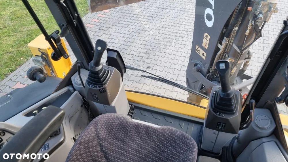 Volvo BL71B/MASZYNA SPROWADZONA - 24