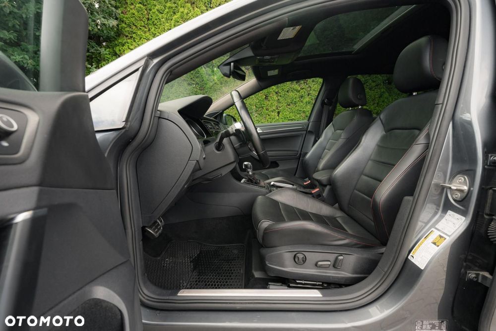Volkswagen Golf - 14