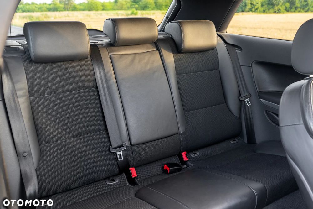 Audi A3 3-drzwiowe 1.8 TFSI S line Sportpaket - 33