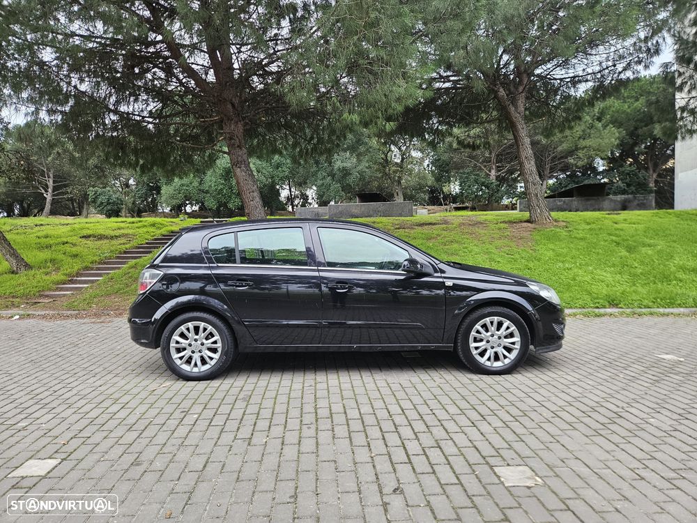 Opel Astra 1.7 CDTi Cosmo ecoFLEX - 2
