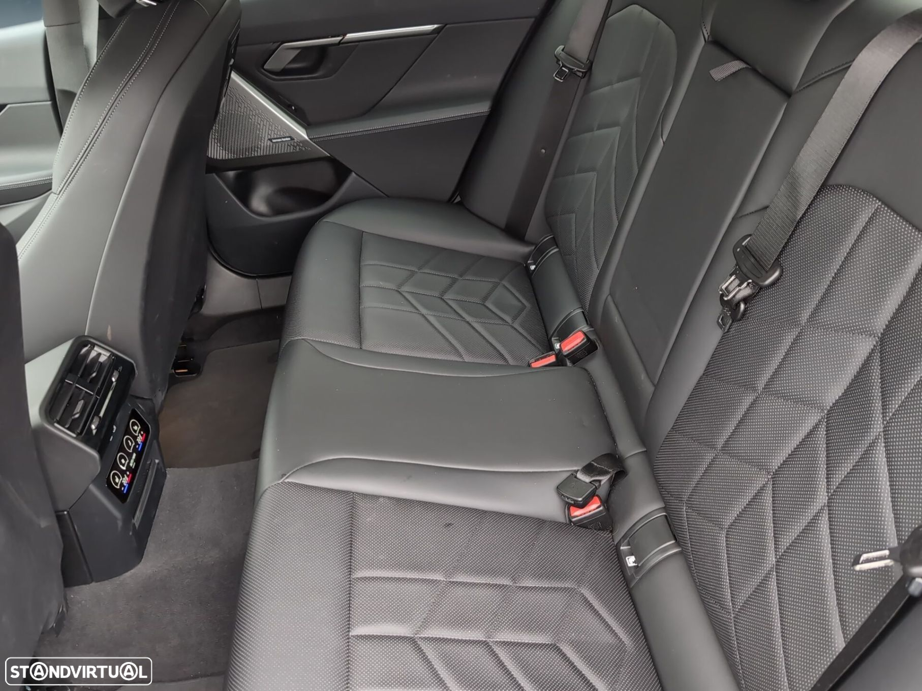 BMW i5 eDrive40 Pack Desportivo M - 14