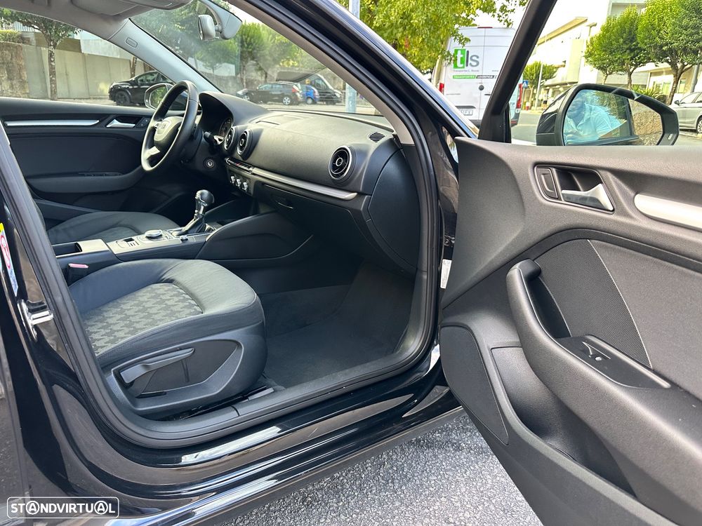 Audi A3 Sportback 1.6 TDI Attraction S tronic - 37