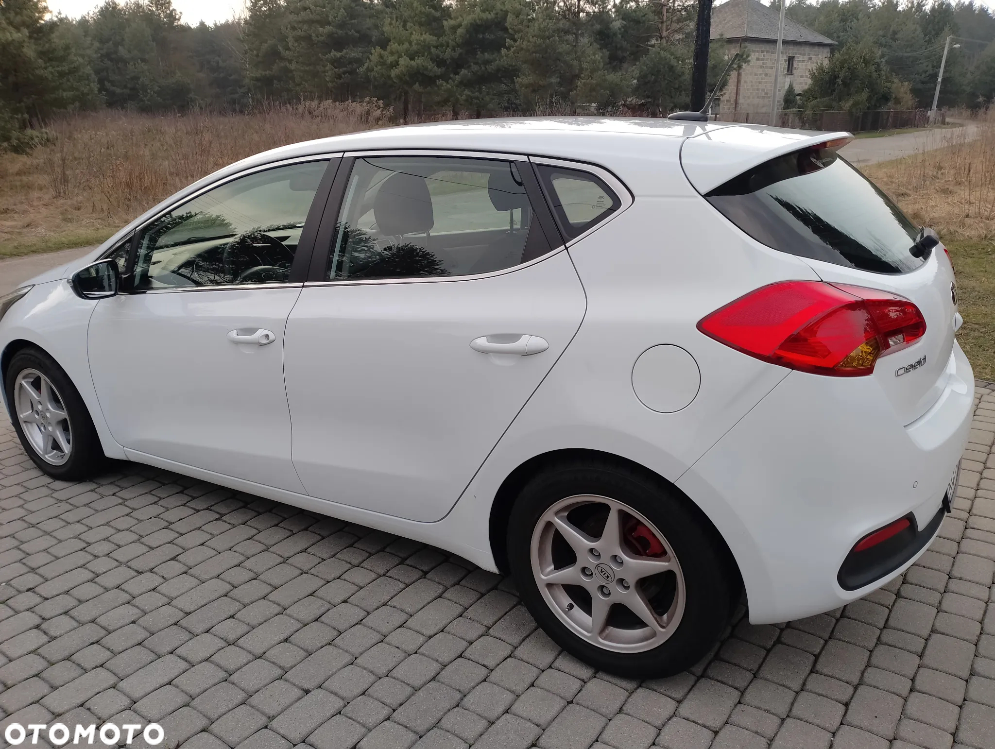 Kia Ceed 1.6 GDI Edition 7 - 10