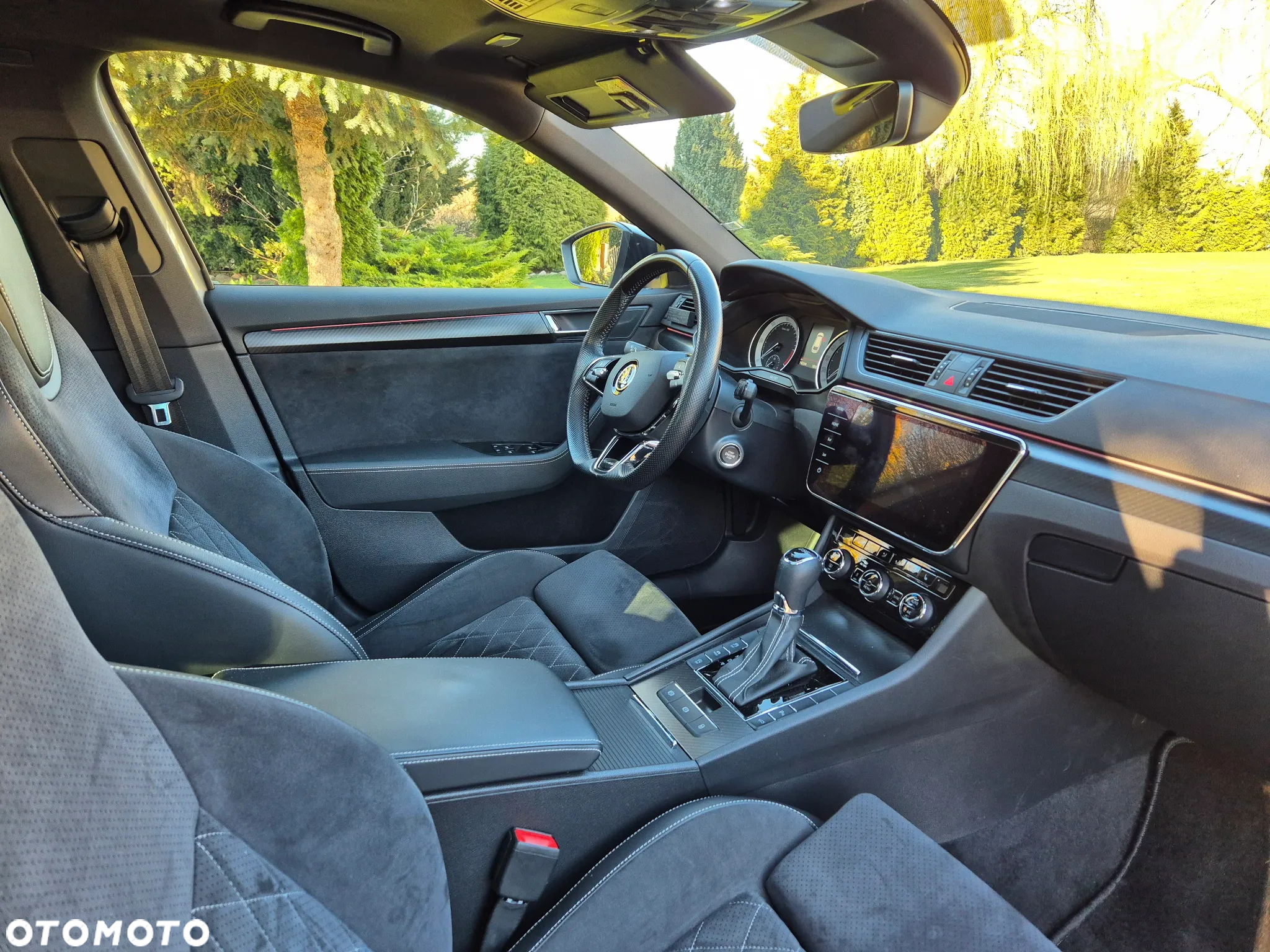 Skoda Superb 2.0 TDI SCR Sportline DSG - 9