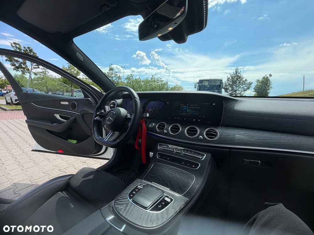 Mercedes-Benz Klasa E 220 d 4-Matic - 17