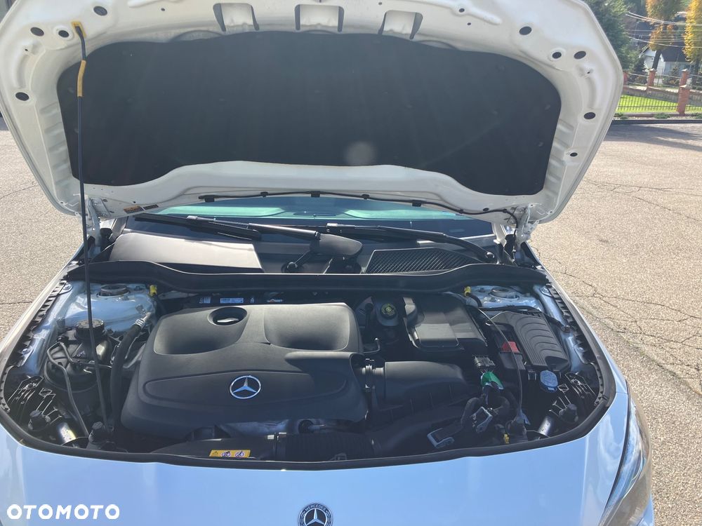 Mercedes-Benz CLA 220 4-Matic - 25