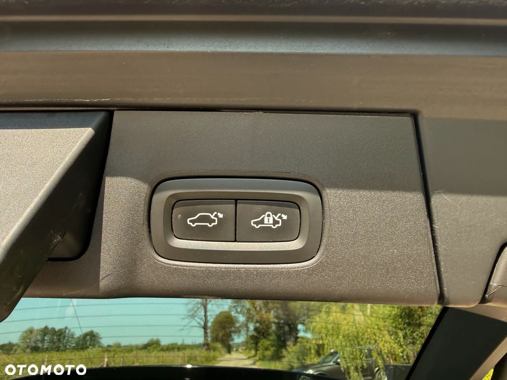 Volvo V90 D4 Momentum - 16