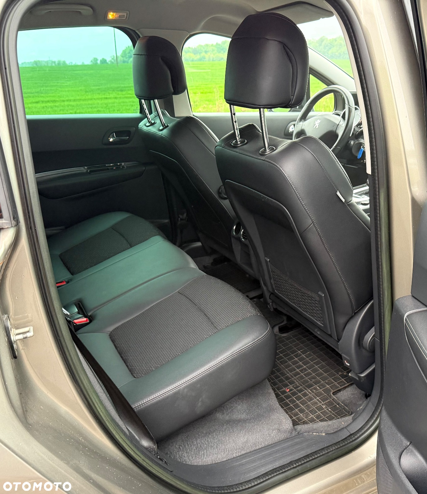 Peugeot 3008 2.0 HDi HYbrid4 - 11