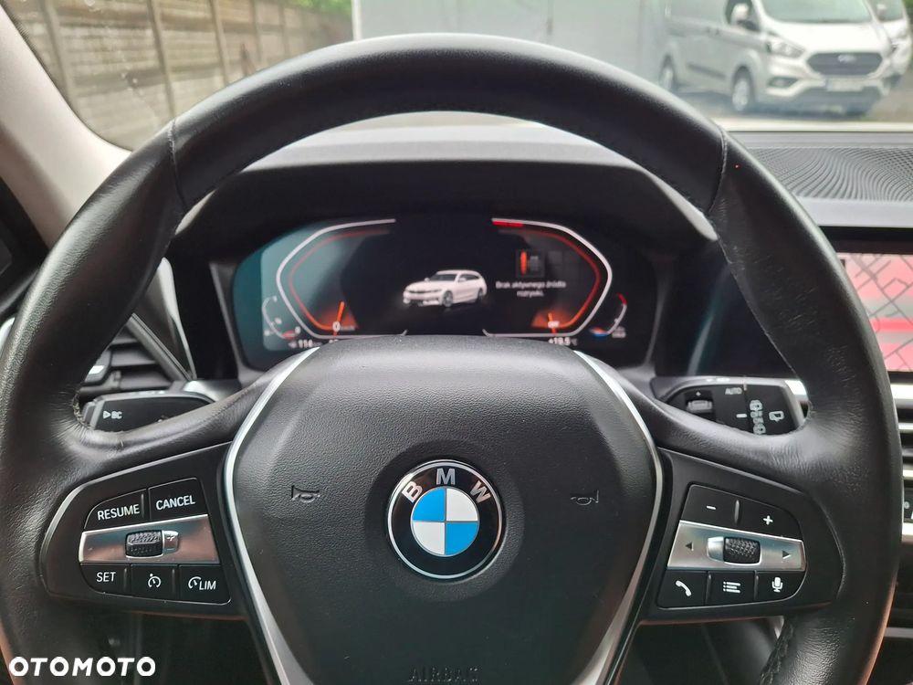 BMW Seria 3 318i Sport Line - 28