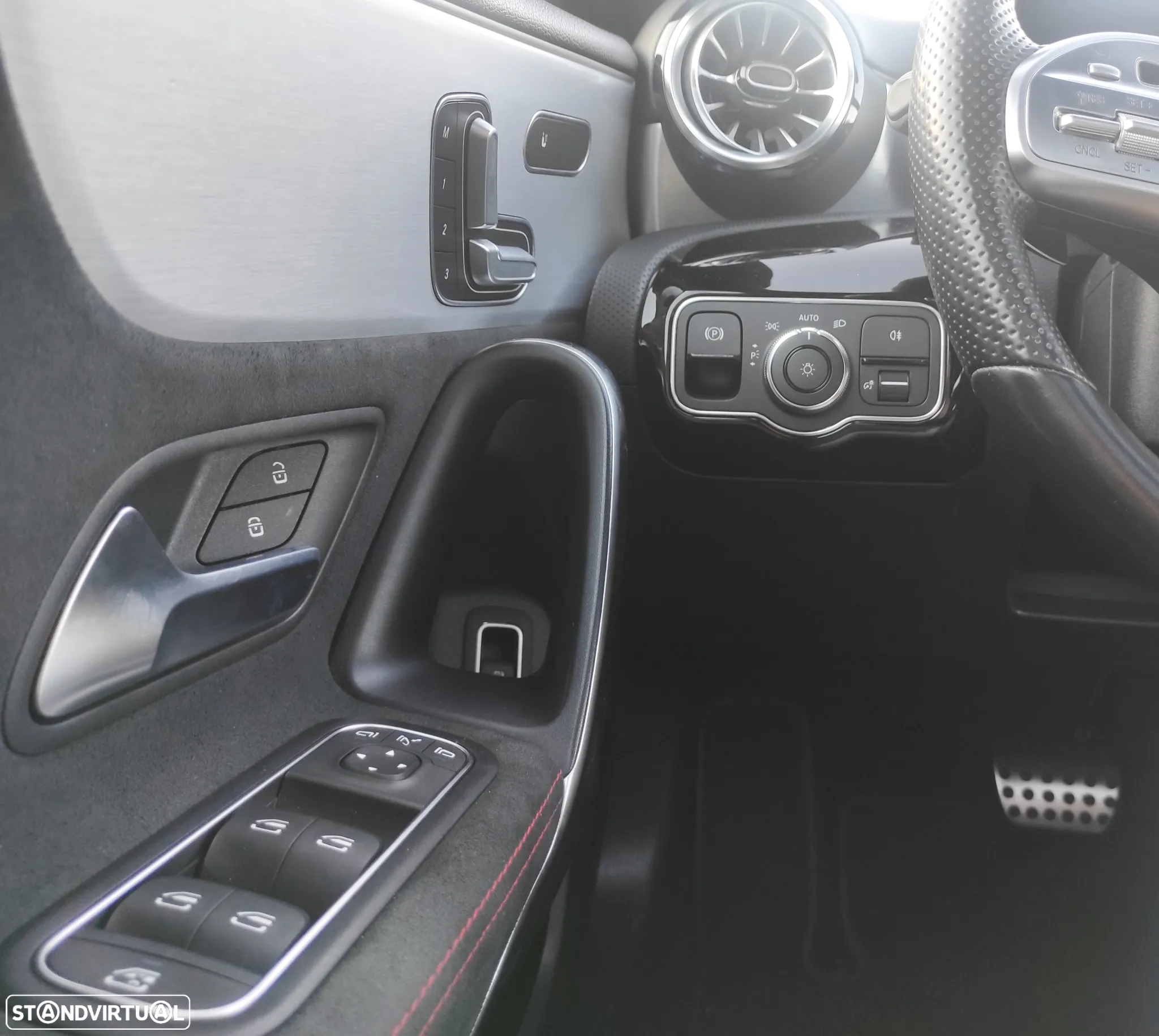Mercedes-Benz A 250 e AMG Line - 23